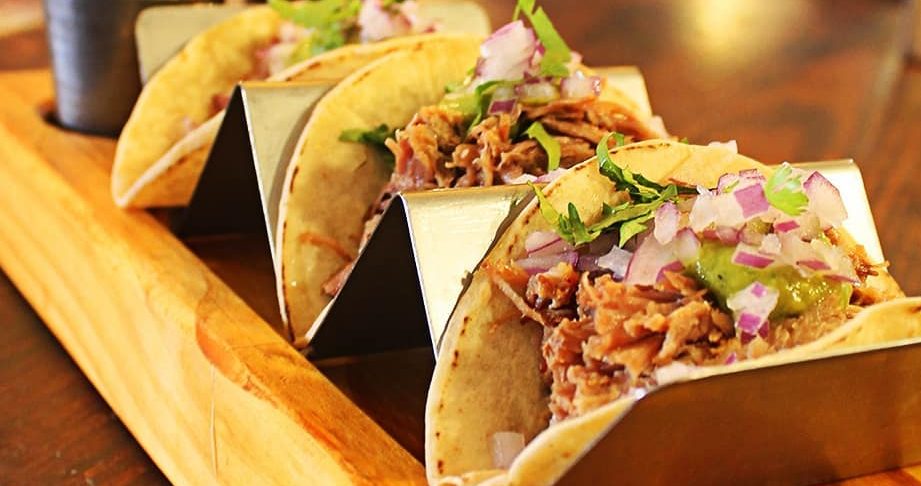 Tacos de carnitas/ Fleisch-Tacos /  meat tacos